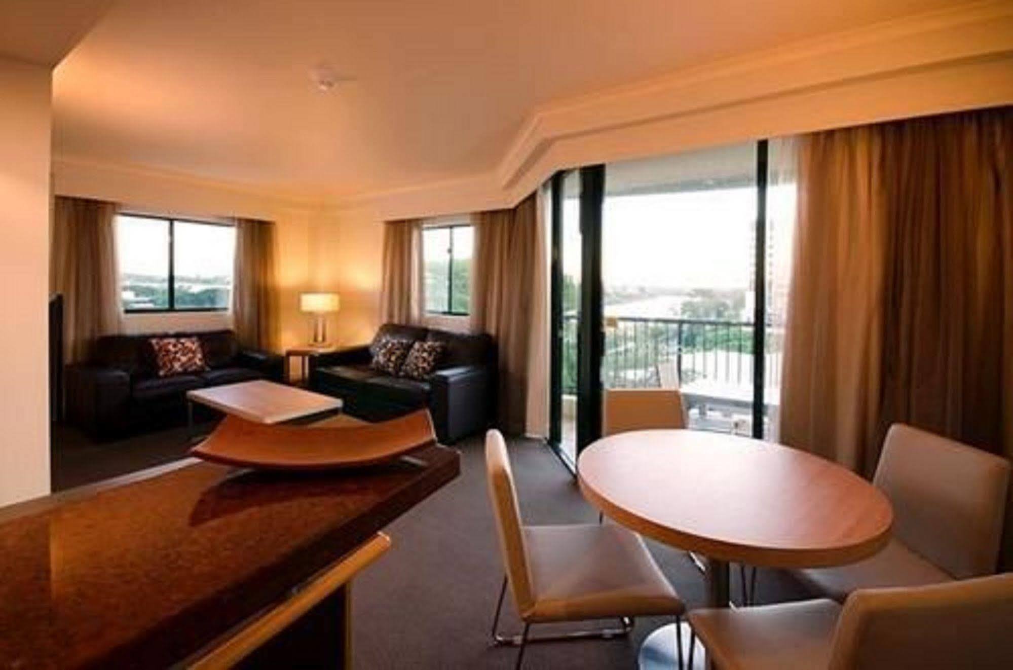 Central Cosmo Apartment Hotel Brisbane Exterior foto