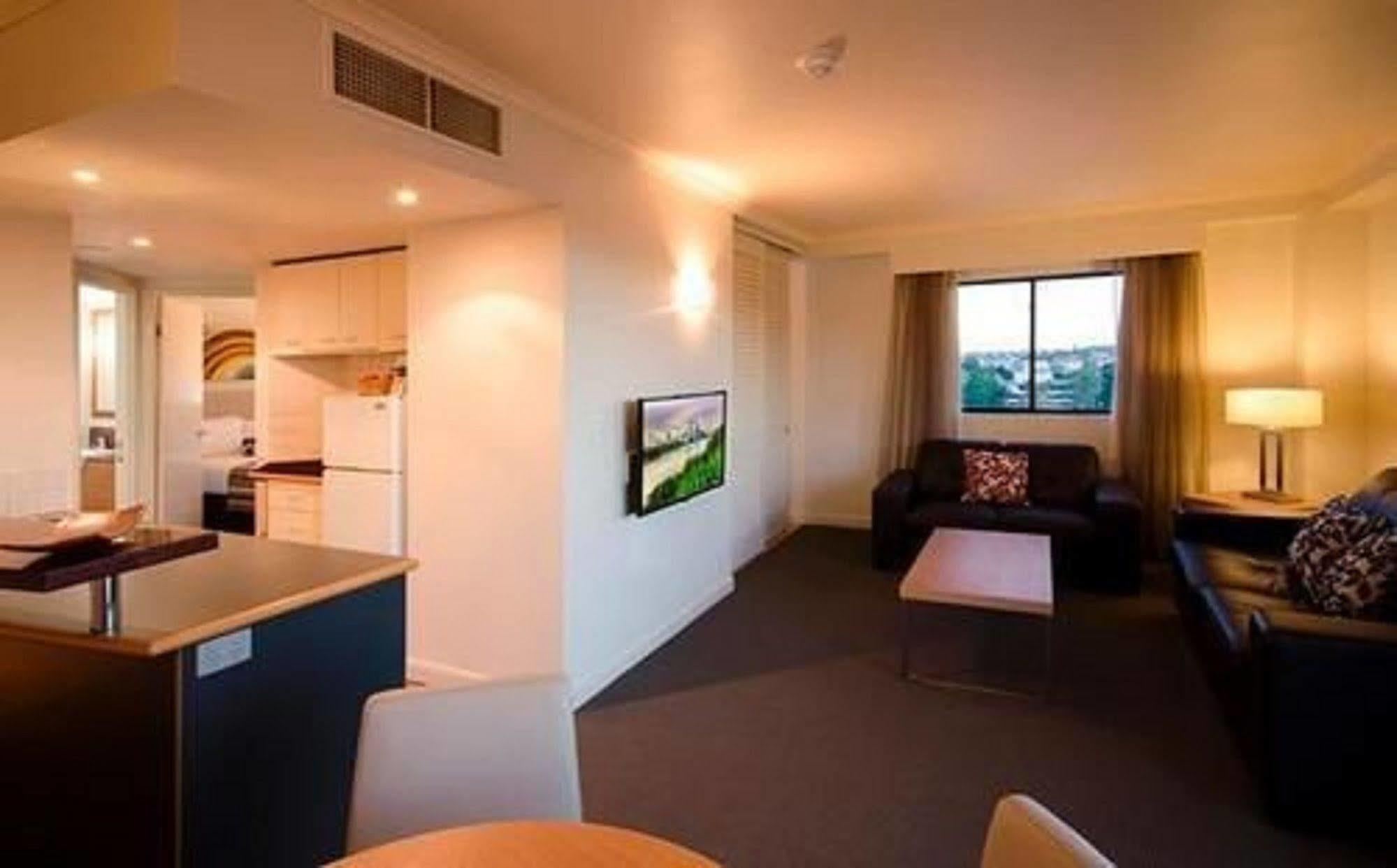 Central Cosmo Apartment Hotel Brisbane Exterior foto